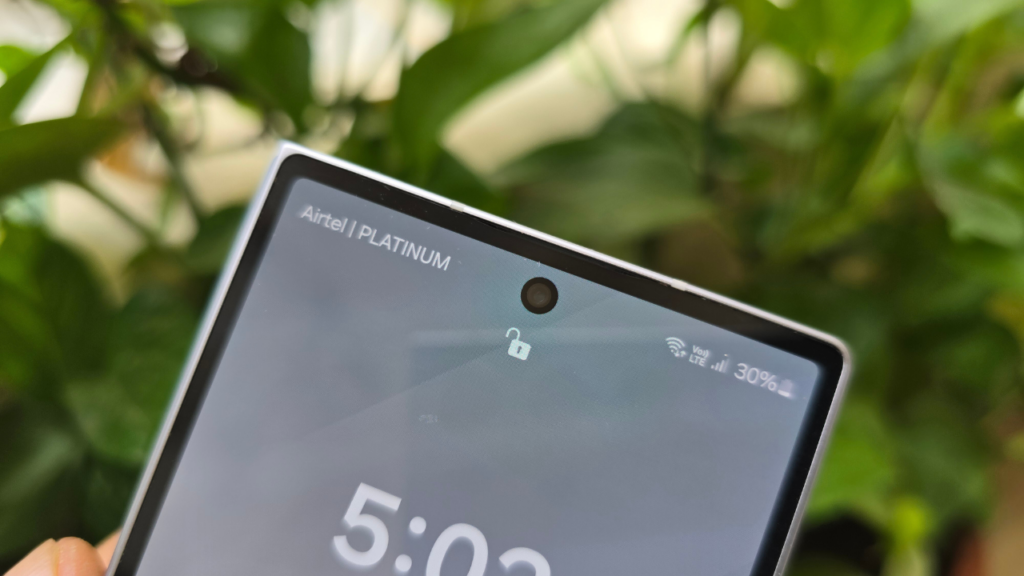 Samsung Galaxy Z Fold 6 Review - front camera