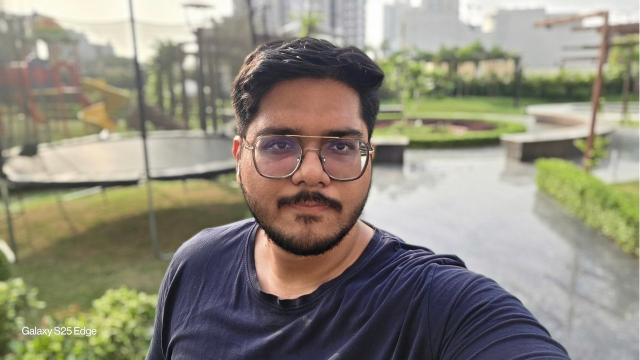 Samsung Galaxy S25 Edge selfie