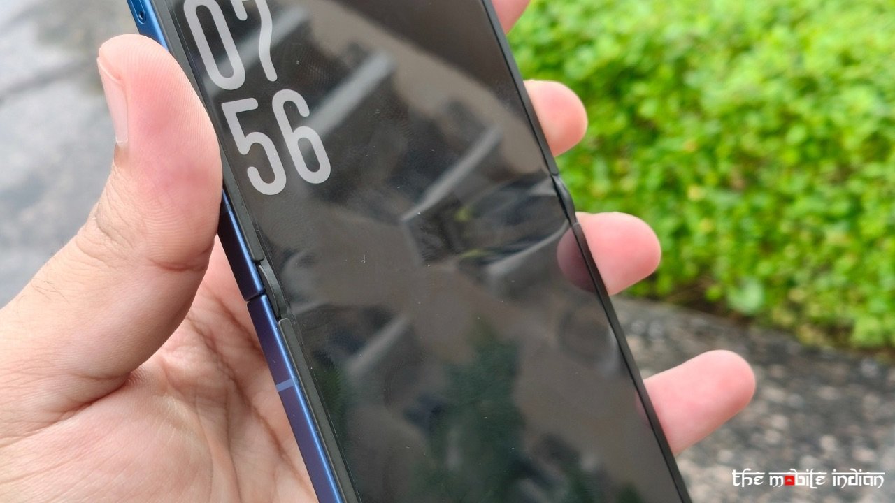 Galaxy Z Flip 7 crease