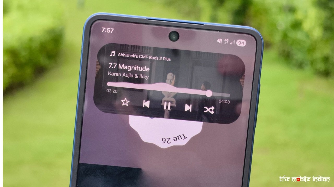 Galaxy Z Flip 7 punch hole