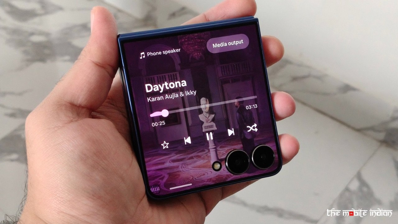 Z flip 7 cover screen music player